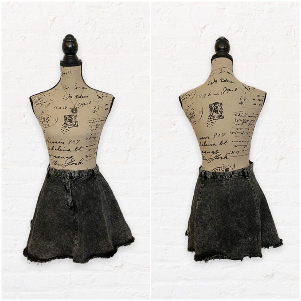 Kira Yukimura's H&M Divided Distressed Denim Circle Skirt Teen Wolf - Picture 3 of 7